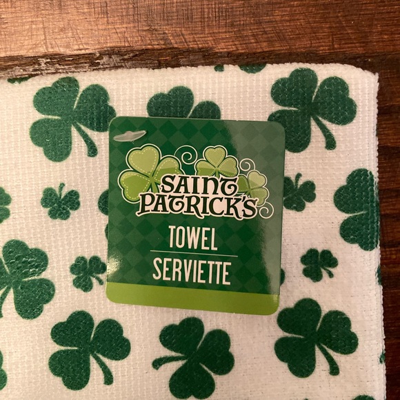 St. Patricks Day Shamrock Bundle, Shamrock Kitchen Towels & Tier Tray Decor - Picture 5 of 16